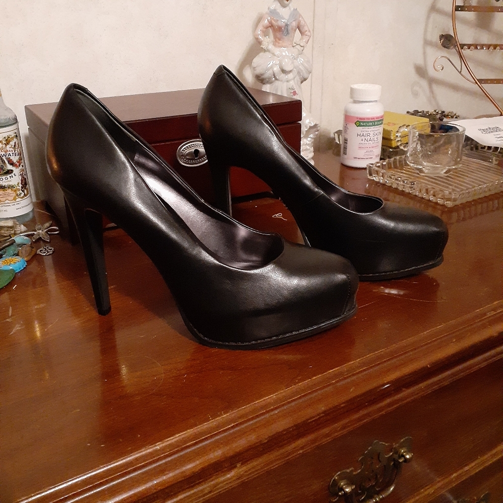 Vera Wang heels.
